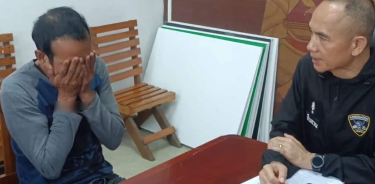 Người đàn ông thiêu bạn gái ngay giữa siêu thị rồi định tự tử, nhân chứng hoảng hốt lao vào ứng cứu - Ảnh 2.