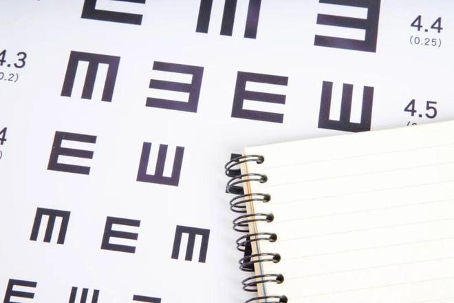 7 nhóm thực phẩm được coi là "thuốc nhỏ mắt tự nhiên" có sẵn trên bàn ăn: Tất cả đều dễ tìm ở ngoài chợ - Ảnh 1.