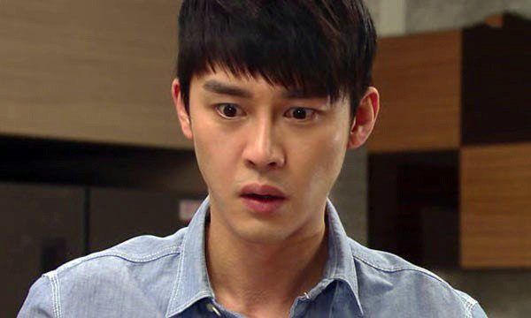 Thấy vợ ngày càng xuề xòa, người đàn ông ngơ ngác thấy vợ đang làm một việc ở nhà hàng xóm - Ảnh 1.