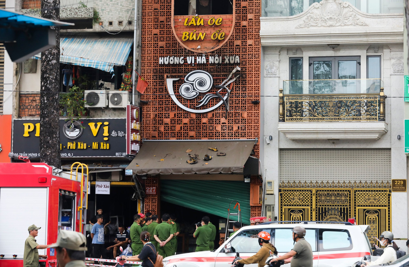 Cháy quán ăn tại TPHCM khiến 4 người chết: Thảm kịch rạng sáng 5 / 12 - Ảnh 1.