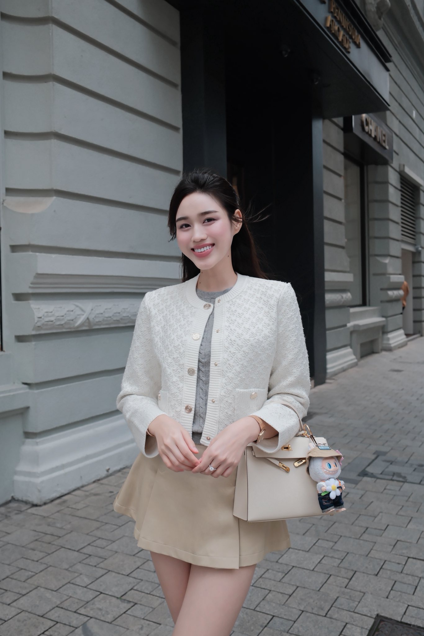 Mặc váy ngắn cũn nhưng lần này Đỗ Hà lại được khen!- Ảnh 5.