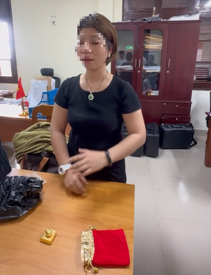 Khởi tố bà Ngô Thị Hòai Phương vì Buôn lậu vàng qua biên giới kiếm lời - Ảnh 1. Khởi tố bà Ngô Thị Hòai Phương vì Buôn lậu vàng qua biên giới kiếm lời - Ảnh 1.