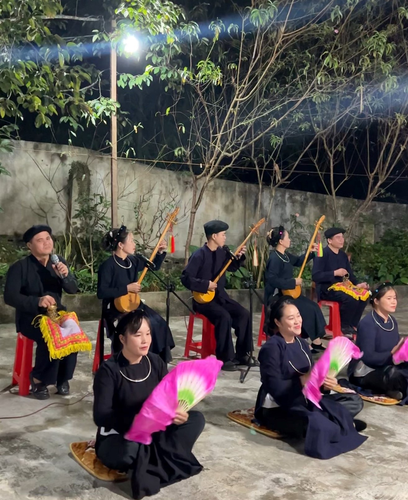 Lý giải nguyên nhân hiện tượng hiếm ở ngôi làng Lạng Sơn: Vì sao tất cả ngôi nhà đều quay về 1 hướng? - Ảnh 7.