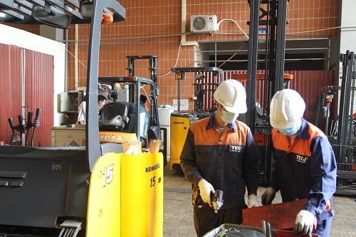 Giải pháp nâng hạ toàn diện cho nhà máy hiện đại với xe nâng điện - Ảnh 4. Giải pháp nâng hạ toàn diện cho nhà máy hiện đại với xe nâng điện - Ảnh 4.