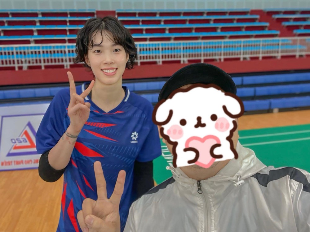 Dụi mắt 3 lần mới nhận ra Trần Thị Thanh Thuý -chủ công số 1 Việt Nam khi về nước săn "vàng" SEA Games 33 - Ảnh 2.