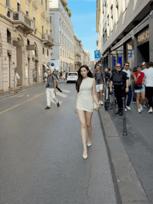 Mặc váy ngắn cũn nhưng lần này Đỗ Hà lại được khen!- Ảnh 2.