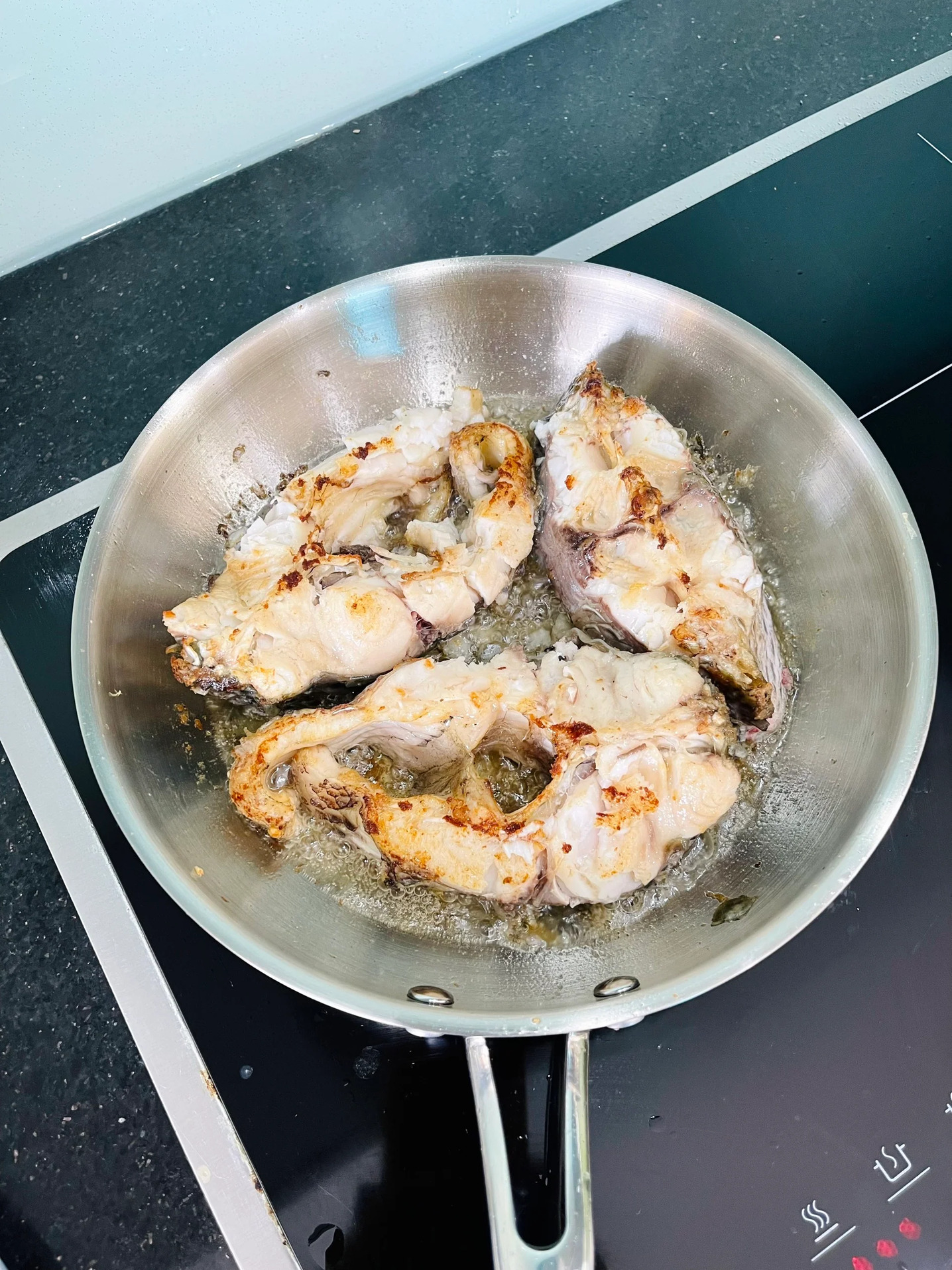 Cách kho cá không tanh, chắc thịt, thơm ngon hết ý - Ảnh 2. Cách kho cá không tanh, chắc thịt, thơm ngon hết ý - Ảnh 2.