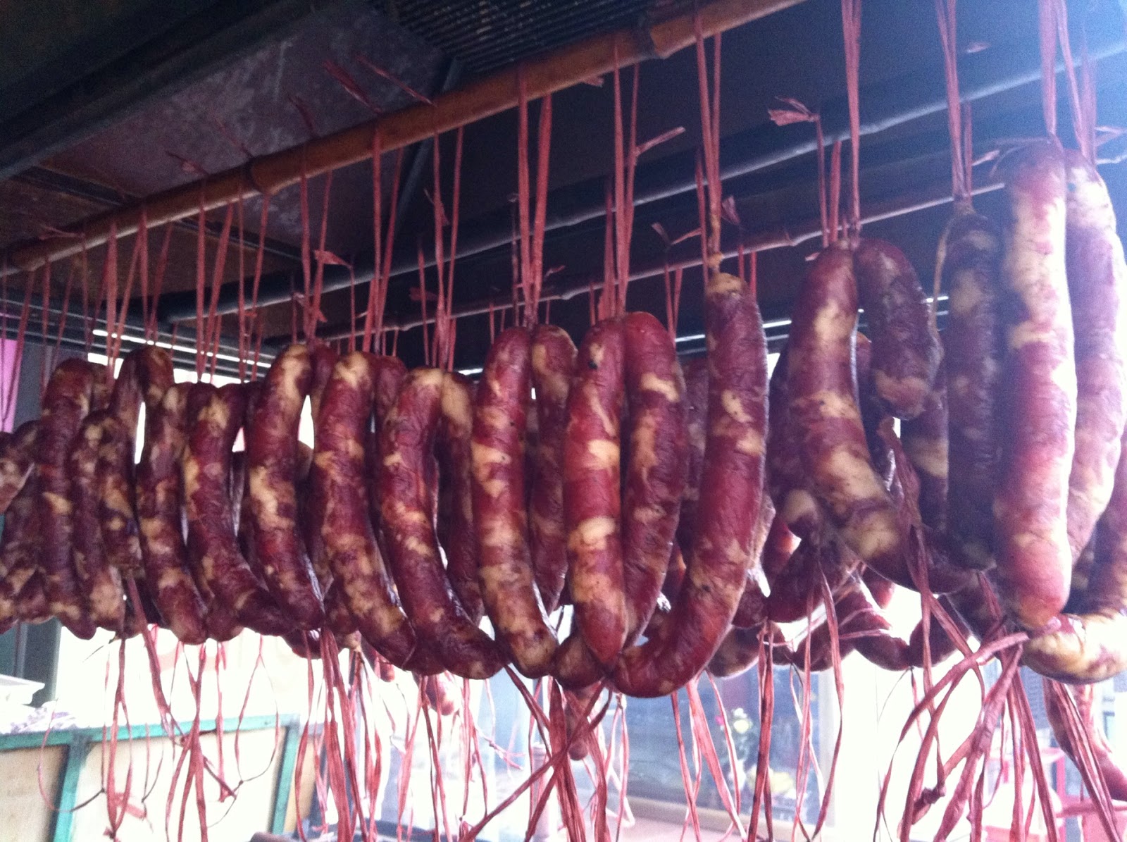 Món bánh cái tên "độc lạ" của Lạng Sơn, du khách nhận xét: Tưởng khó ăn nhưng ngon không tưởng! - Ảnh 7.