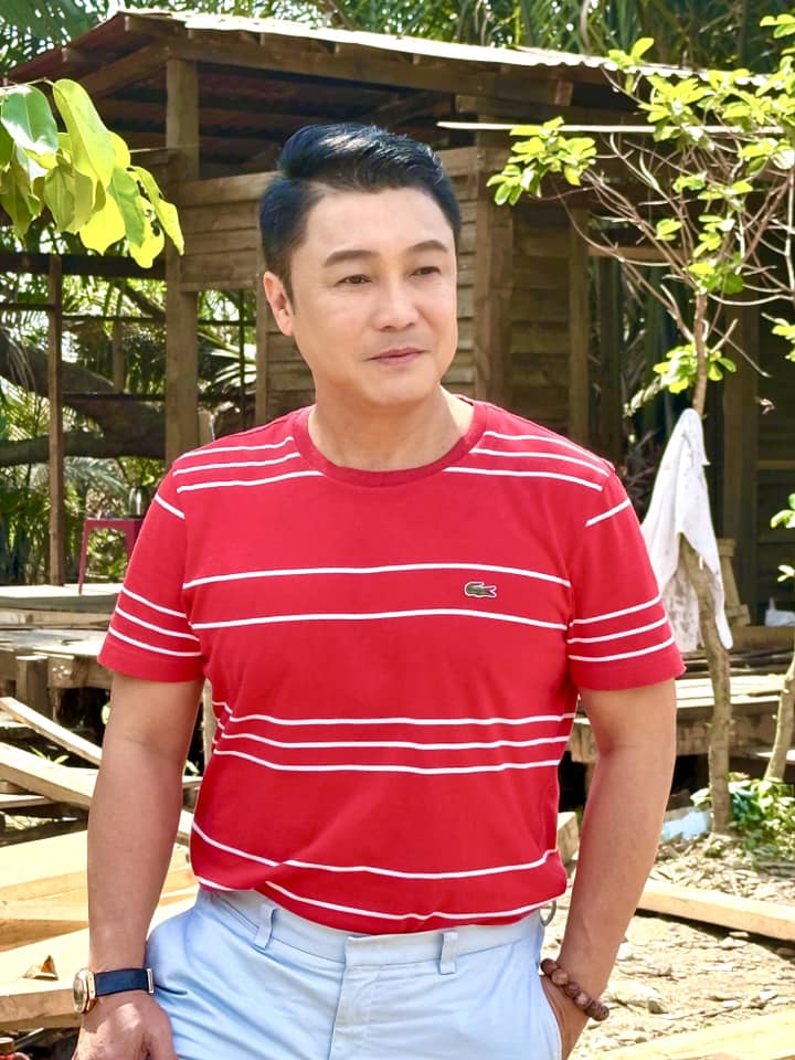 Ngoại hình tài tử U60 chưa vợ, ở biệt thự TP.HCM vài chục tỷ, đưa hết tiền cho mẹ giữ - Ảnh 5. Ngoại hình tài tử U60 chưa vợ, ở biệt thự TP.HCM vài chục tỷ, đưa hết tiền cho mẹ giữ - Ảnh 5.