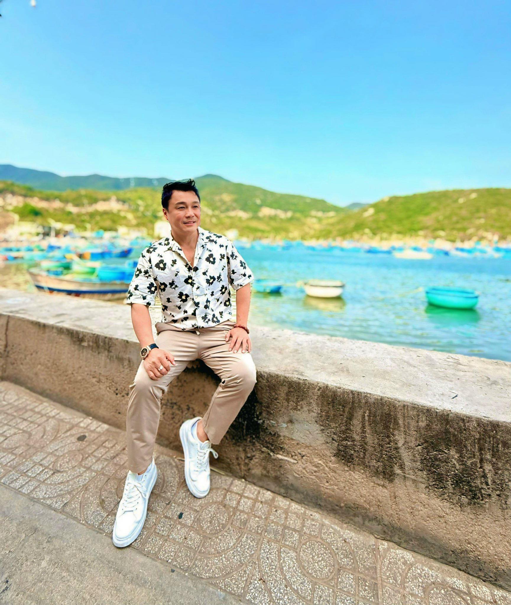 Ngoại hình tài tử U60 chưa vợ, ở biệt thự TP.HCM vài chục tỷ, đưa hết tiền cho mẹ giữ - Ảnh 6. Ngoại hình tài tử U60 chưa vợ, ở biệt thự TP.HCM vài chục tỷ, đưa hết tiền cho mẹ giữ - Ảnh 6.