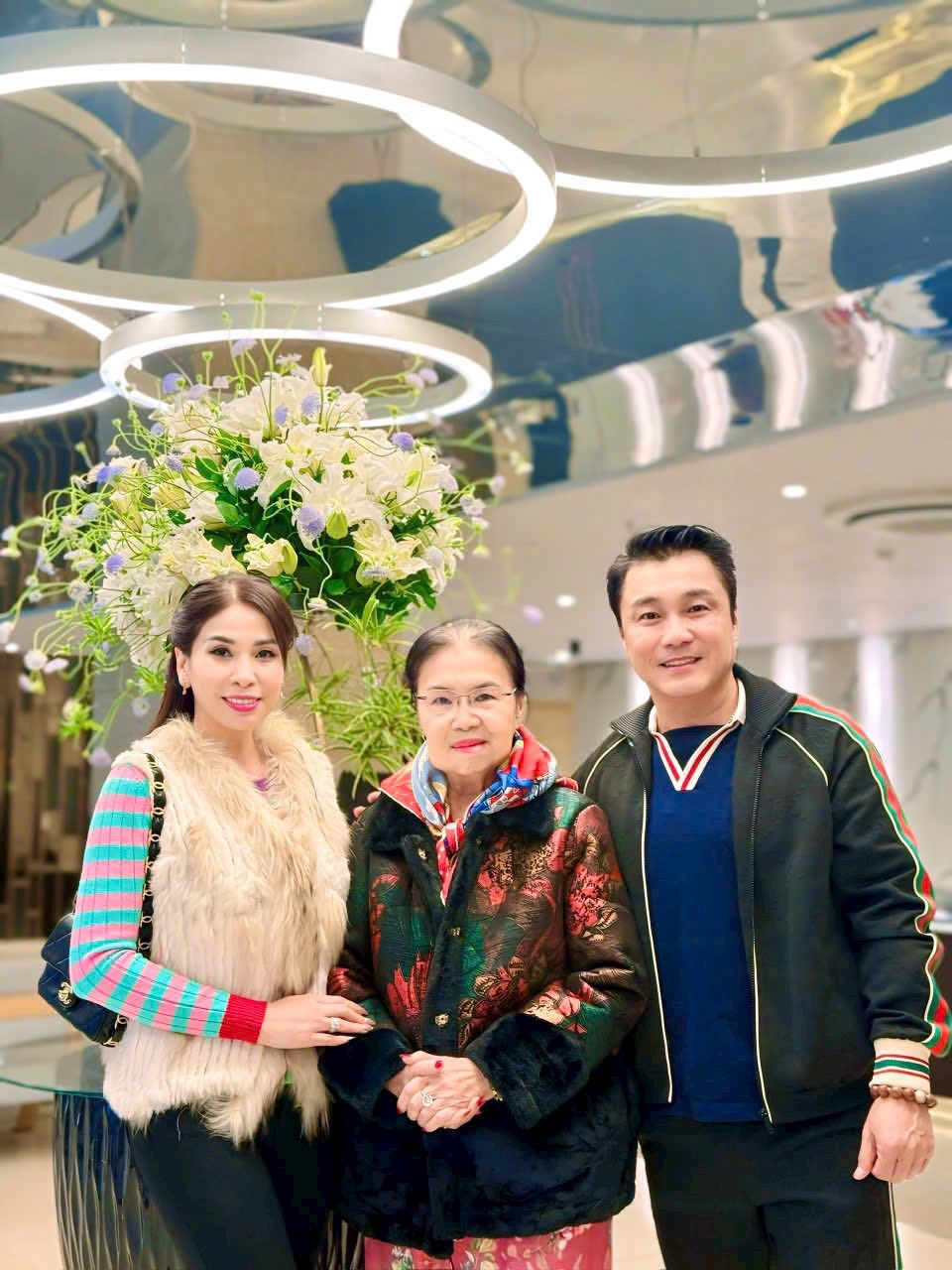 Ngoại hình tài tử U60 chưa vợ, ở biệt thự TP.HCM vài chục tỷ, đưa hết tiền cho mẹ giữ - Ảnh 10. Ngoại hình tài tử U60 chưa vợ, ở biệt thự TP.HCM vài chục tỷ, đưa hết tiền cho mẹ giữ - Ảnh 10.