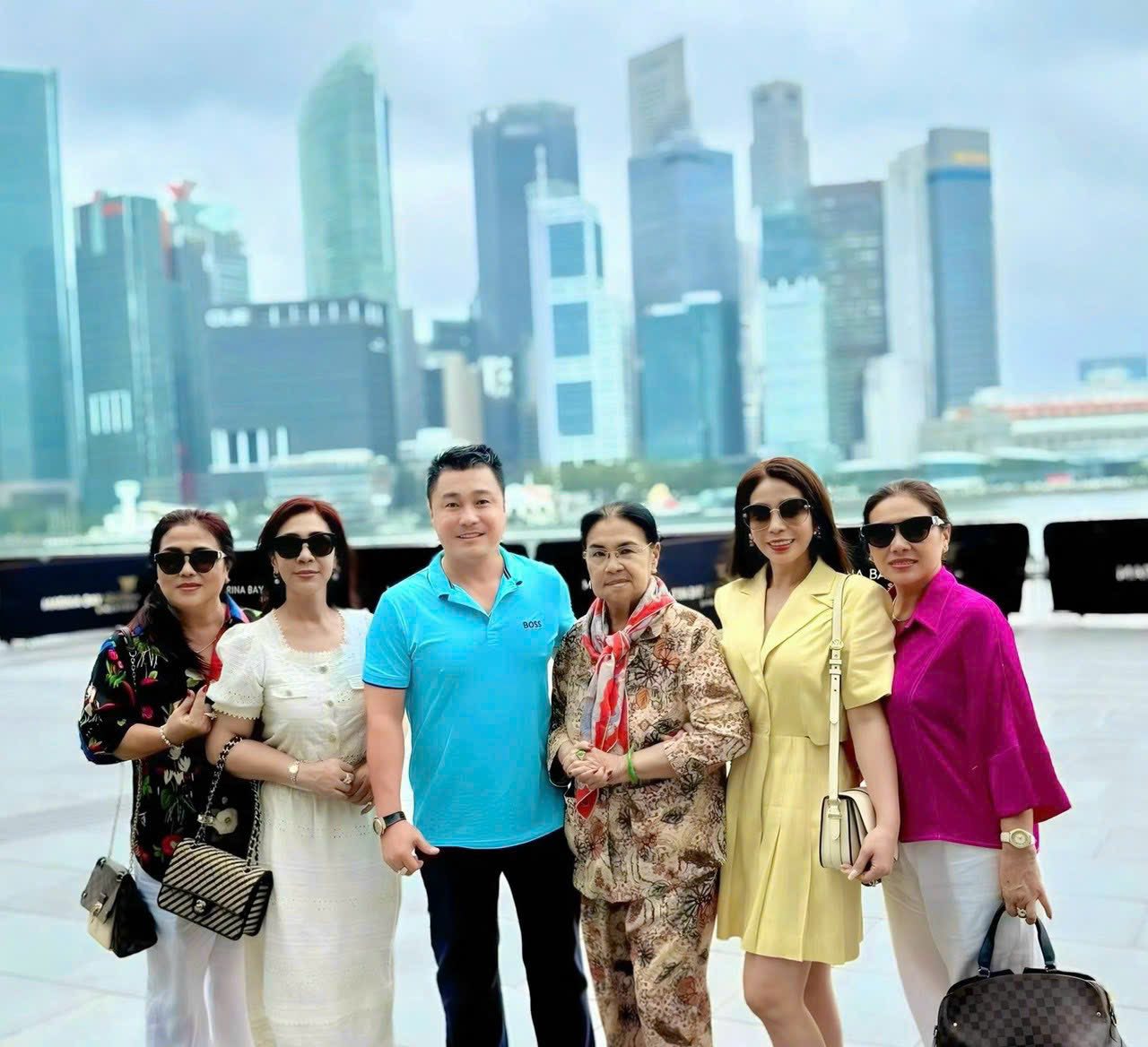 Ngoại hình tài tử U60 chưa vợ, ở biệt thự TP.HCM vài chục tỷ, đưa hết tiền cho mẹ giữ - Ảnh 9. Ngoại hình tài tử U60 chưa vợ, ở biệt thự TP.HCM vài chục tỷ, đưa hết tiền cho mẹ giữ - Ảnh 9.