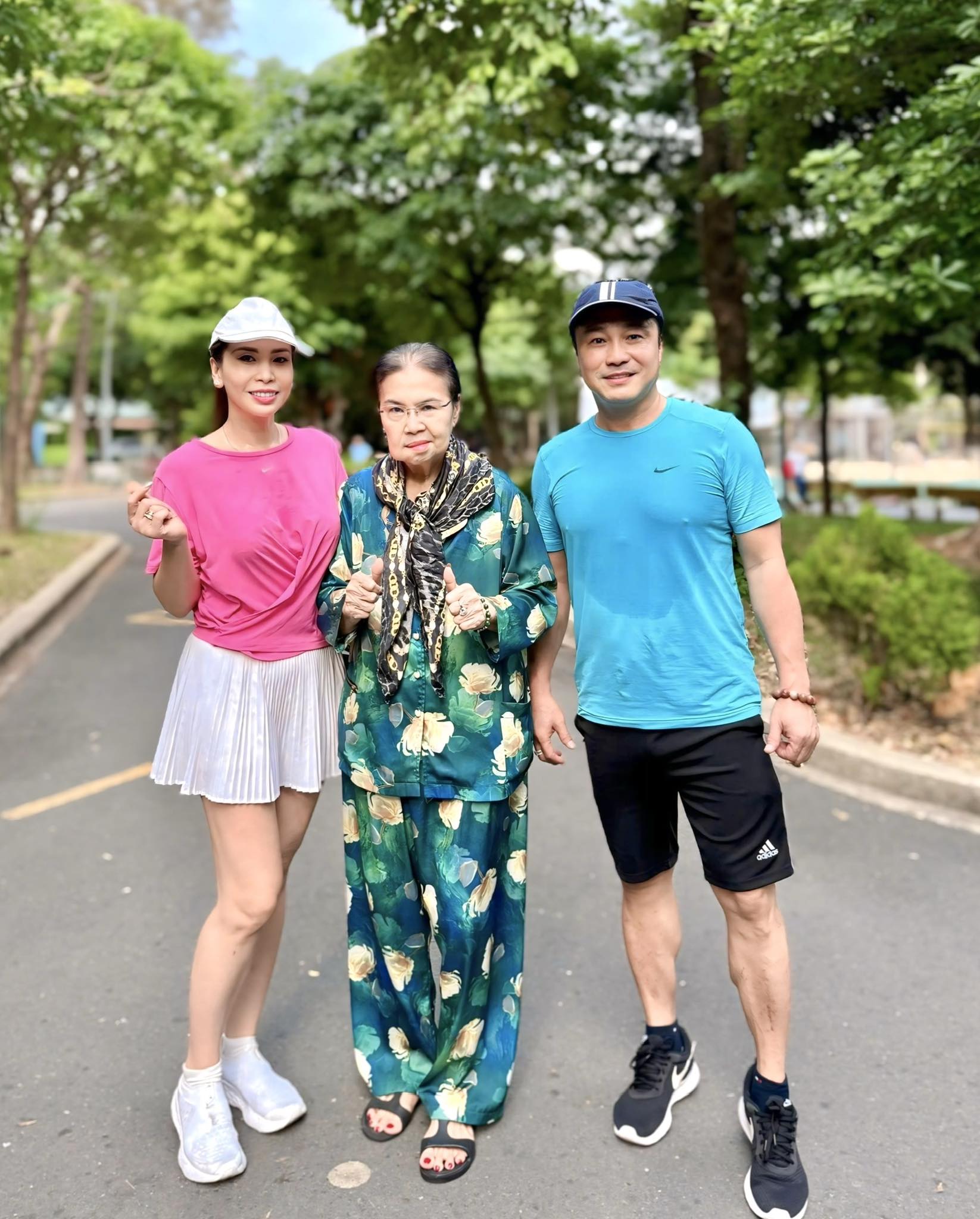 Ngoại hình tài tử U60 chưa vợ, ở biệt thự TP.HCM vài chục tỷ, đưa hết tiền cho mẹ giữ - Ảnh 11. Ngoại hình tài tử U60 chưa vợ, ở biệt thự TP.HCM vài chục tỷ, đưa hết tiền cho mẹ giữ - Ảnh 11.