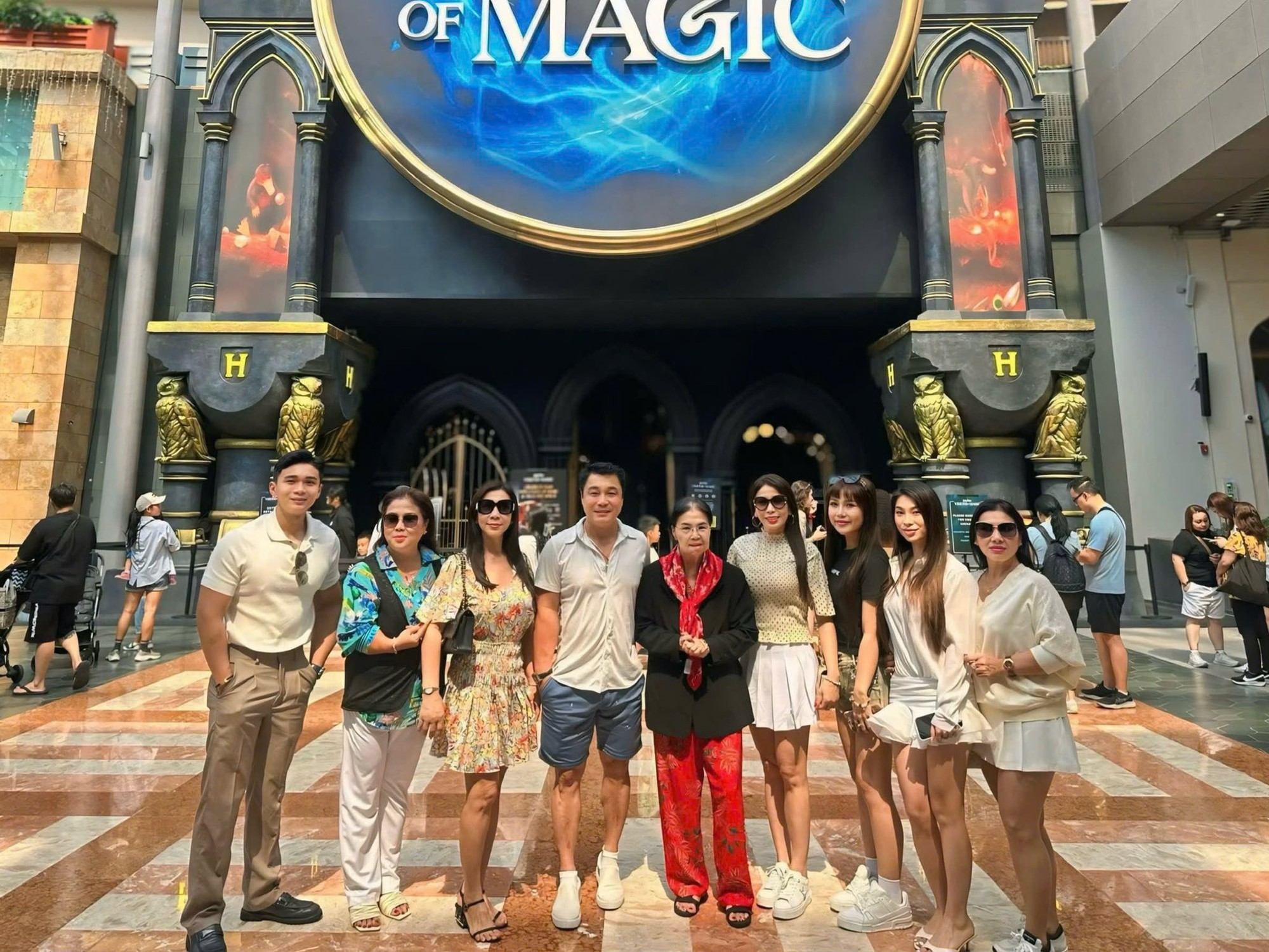 Ngoại hình tài tử U60 chưa vợ, ở biệt thự TP.HCM vài chục tỷ, đưa hết tiền cho mẹ giữ - Ảnh 15. Ngoại hình tài tử U60 chưa vợ, ở biệt thự TP.HCM vài chục tỷ, đưa hết tiền cho mẹ giữ - Ảnh 15.