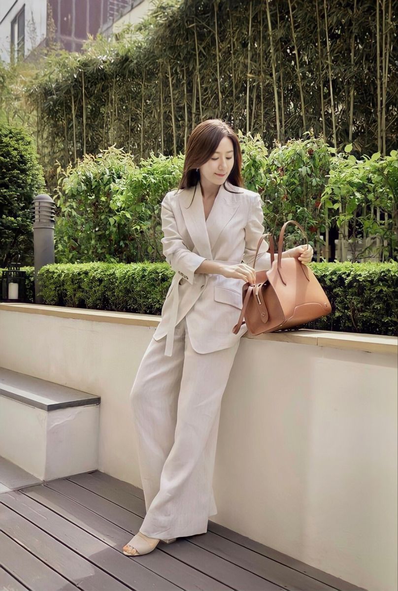 Bước sang tuổi 40: 4 khoản tiền bắt buộc phải có nếu không muốn "khủng hoảng tuổi trung niên" - Ảnh 2.