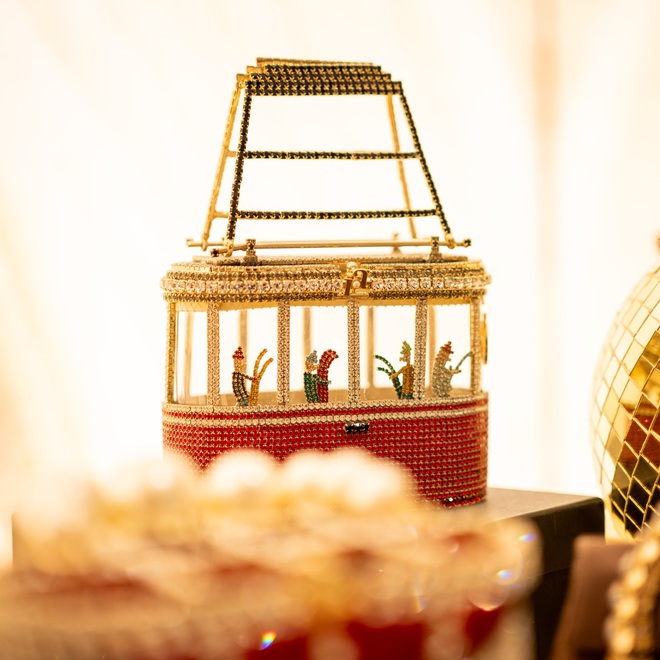 Túi hiệu của 2 nàng dâu nhà tỷ phú Bùi Lan Anh và Phương Nhi gây chú ý- Ảnh 3. Túi hiệu của 2 nàng dâu nhà tỷ phú Bùi Lan Anh và Phương Nhi gây chú ý- Ảnh 3.