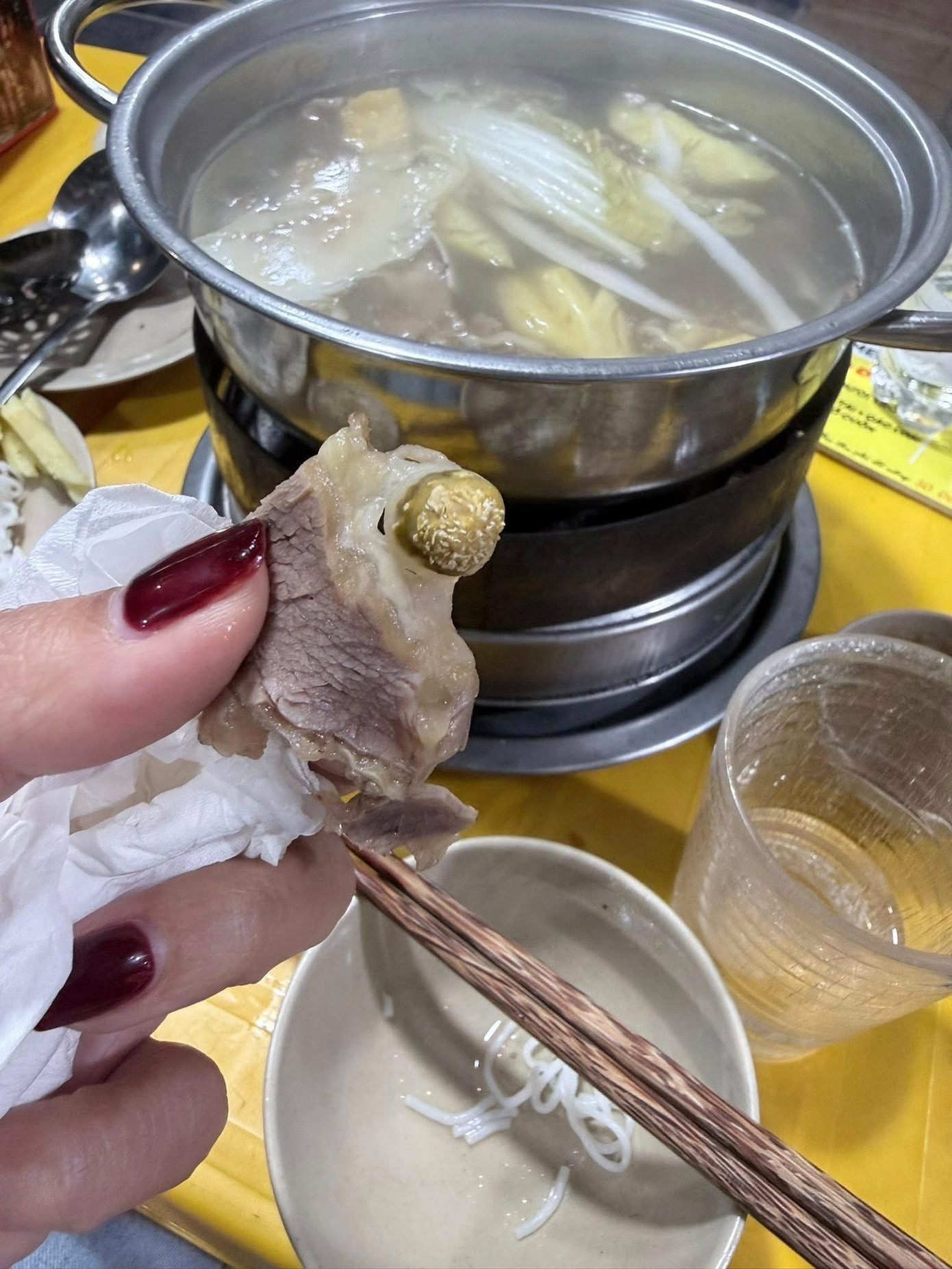 Anh 1112 1765010605382 1765010605649190274320