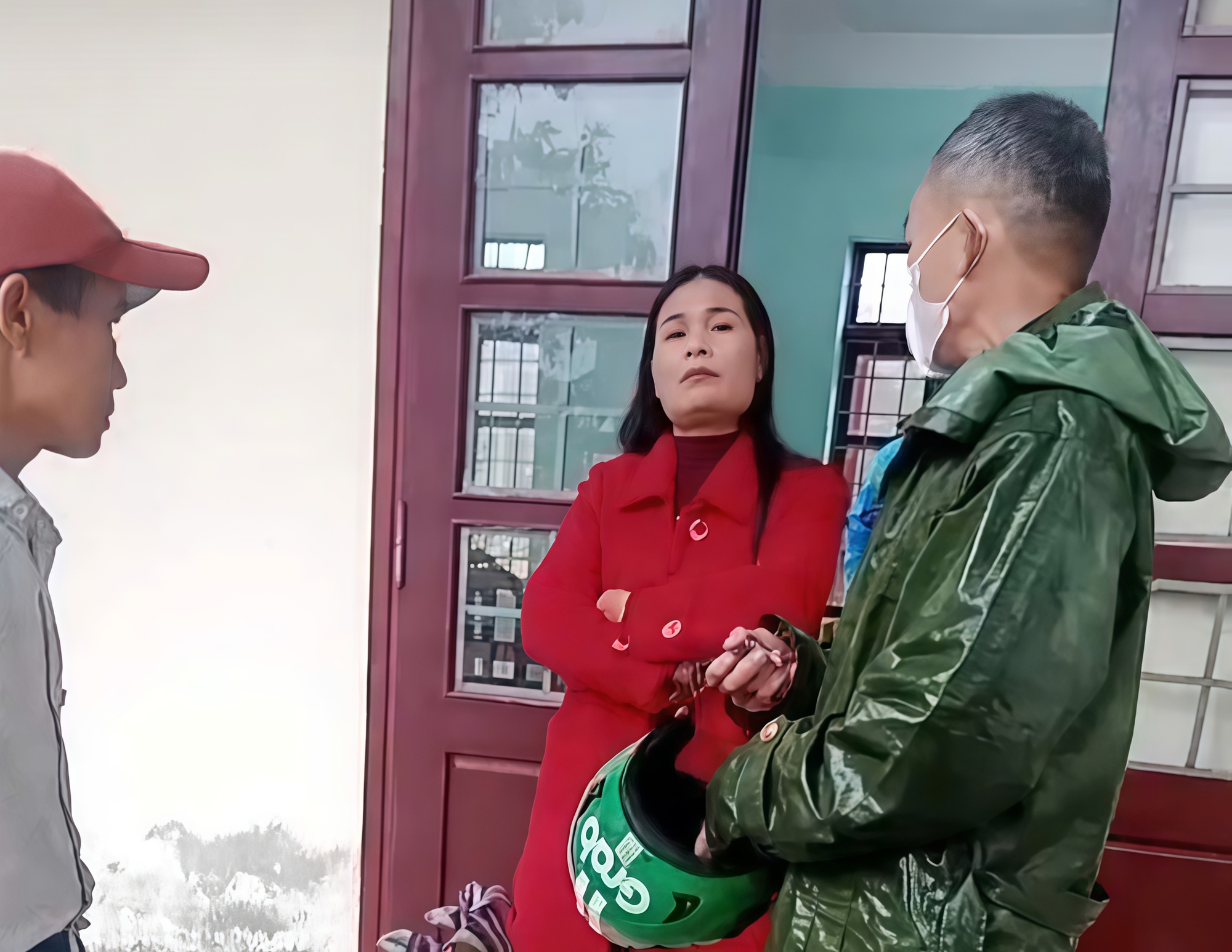 Phó hiệu trưởng Đỗ Thị Hồng Huế và những xáo trộn tại trường Tiểu học Kim thủy - Ảnh 3. Phó hiệu trưởng Đỗ Thị Hồng Huế và những xáo trộn tại trường Tiểu học Kim thủy - Ảnh 3.