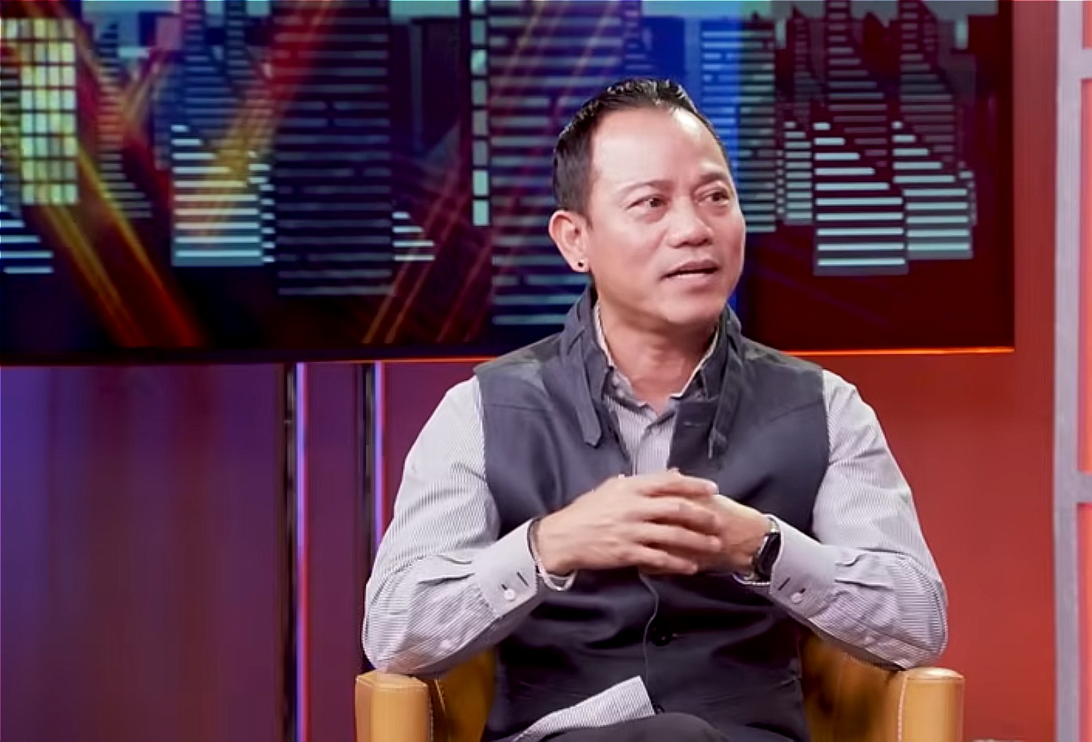 Con trai Chế Linh thanh minh khi cha bị nói "rất khó chịu"- Ảnh 1.