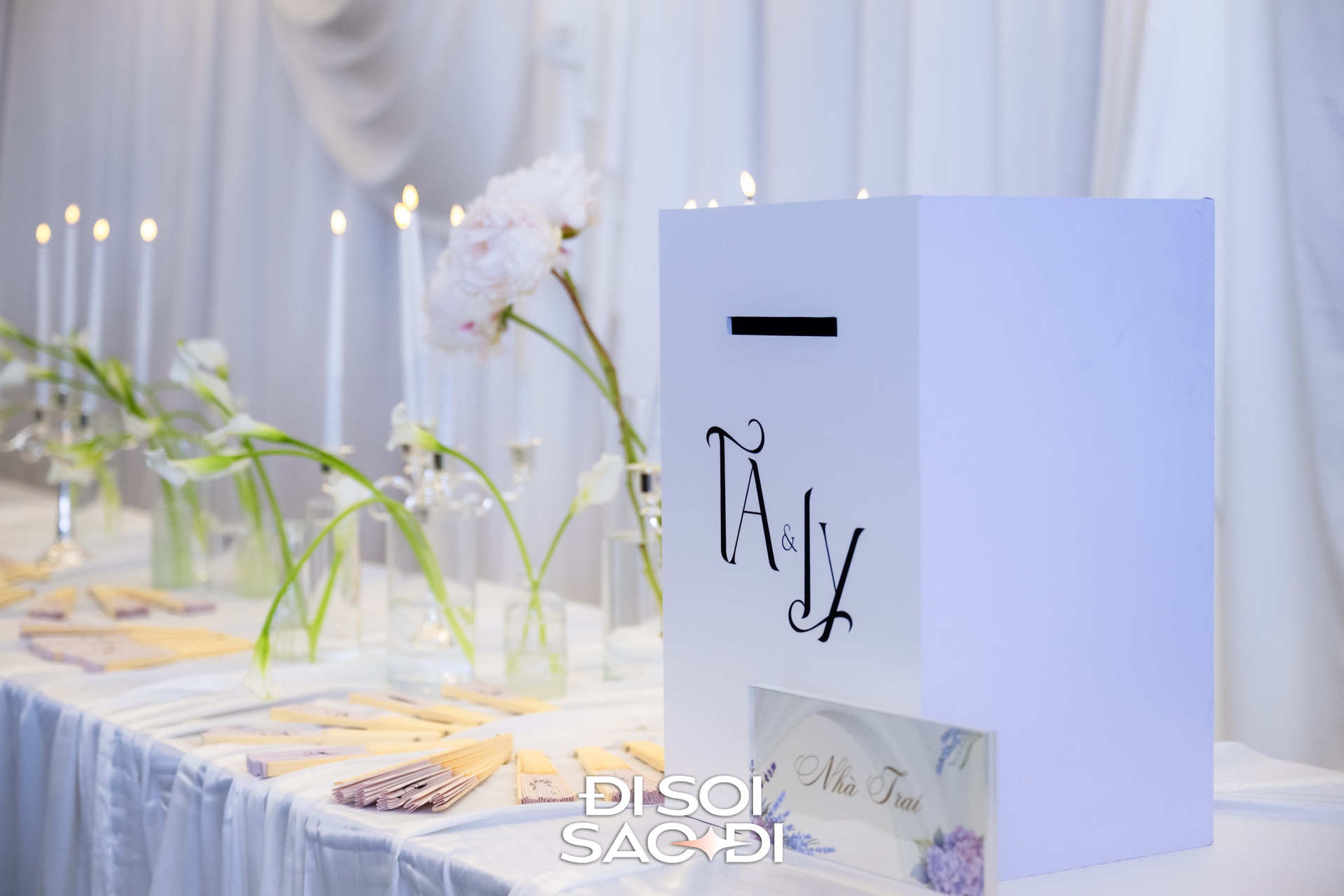 Đám cưới Hương Ly tại Hà Nội: Cô dâu che bụng lùm lùm, chồng đại gia rưng rưng trên lễ đường- Ảnh 20.