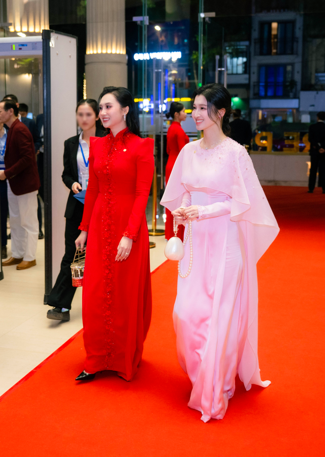 Túi hiệu của 2 nàng dâu nhà tỷ phú Bùi Lan Anh và Phương Nhi gây chú ý- Ảnh 1. Túi hiệu của 2 nàng dâu nhà tỷ phú Bùi Lan Anh và Phương Nhi gây chú ý- Ảnh 1.