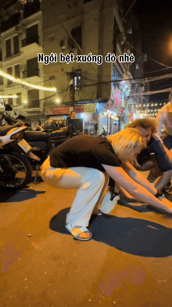 Khách Tây khoe "kỹ năng mới" học được sau khi đến Việt Nam - Ảnh 4. Khách Tây khoe "kỹ năng mới" học được sau khi đến Việt Nam - Ảnh 4.