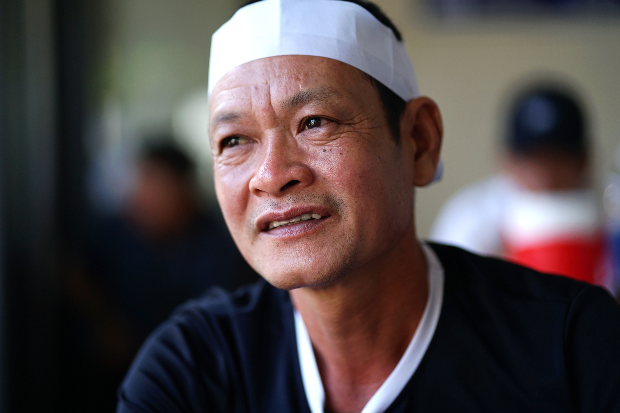 Tang lễ nghẹn lòng của 3 mẹ con vụ cháy quán bún ốc: Người thân quỵ ngã bên di ảnh- Ảnh 3.