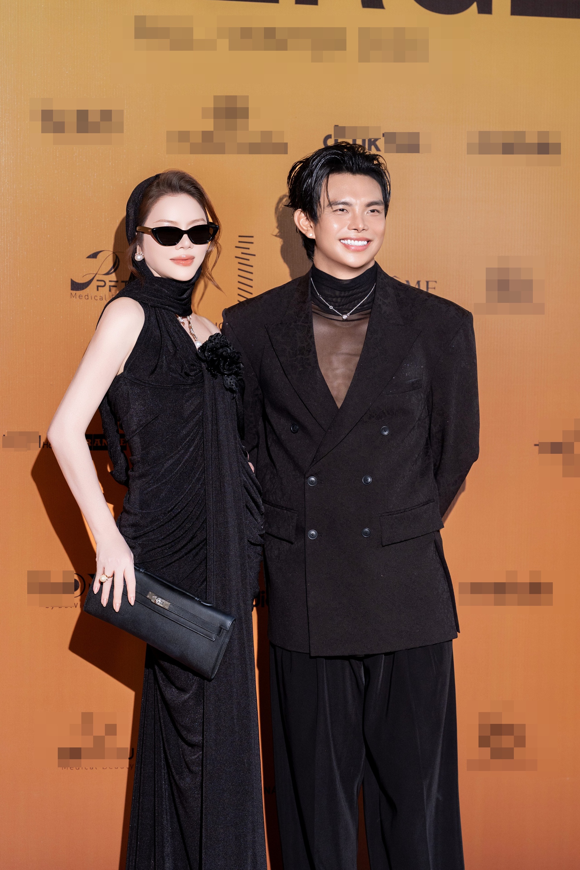 Lý Nhã Kỳ đeo kim cương tiền tỷ hội ngộ Đàm Vĩnh Hưng- Ảnh 1.