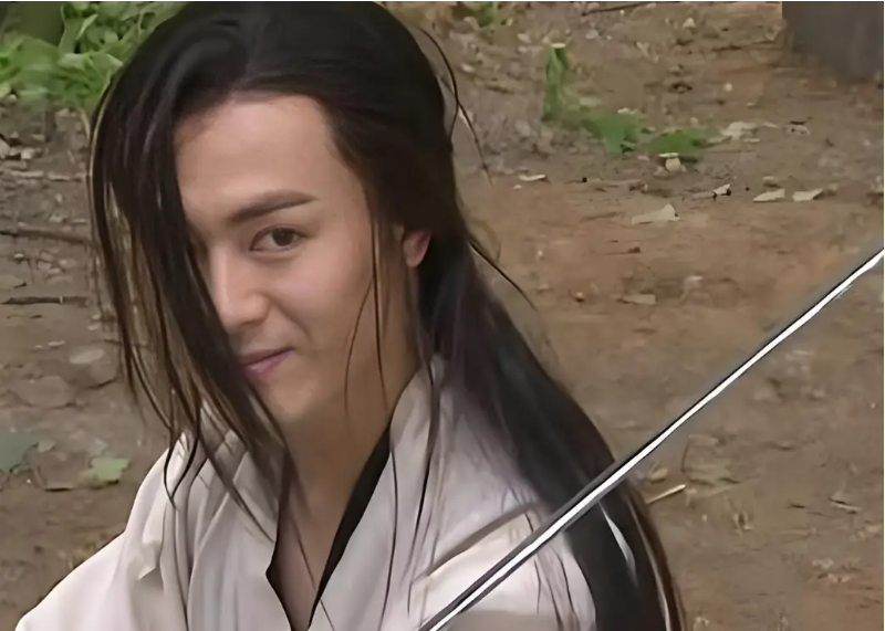 Cao thủ của Kim Dung: Không tự cung vẫn luyện thành Quỳ Hoa Bảo Điển, vô địch thiên hạ nhưng bị xóa sổ - Ảnh 2.