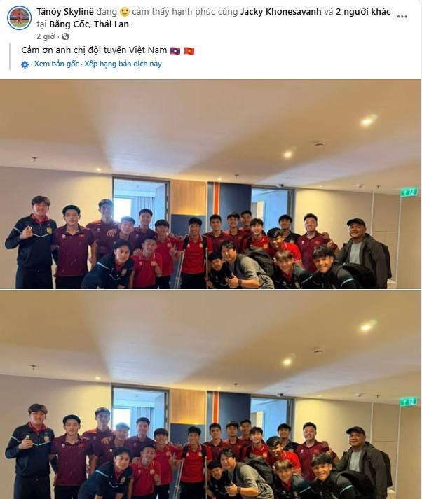 Tuyển thủ Lào bị chấn thương & hành động thắm tình anh em của tuyển Việt Nam - Ảnh 2.