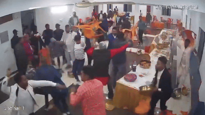 Đám cưới đang tiến hành thì xảy ra ẩu đả dữ dội, gia đình cô dâu tuyên bố: "Không cưới xin gì nữa" - Ảnh 2.