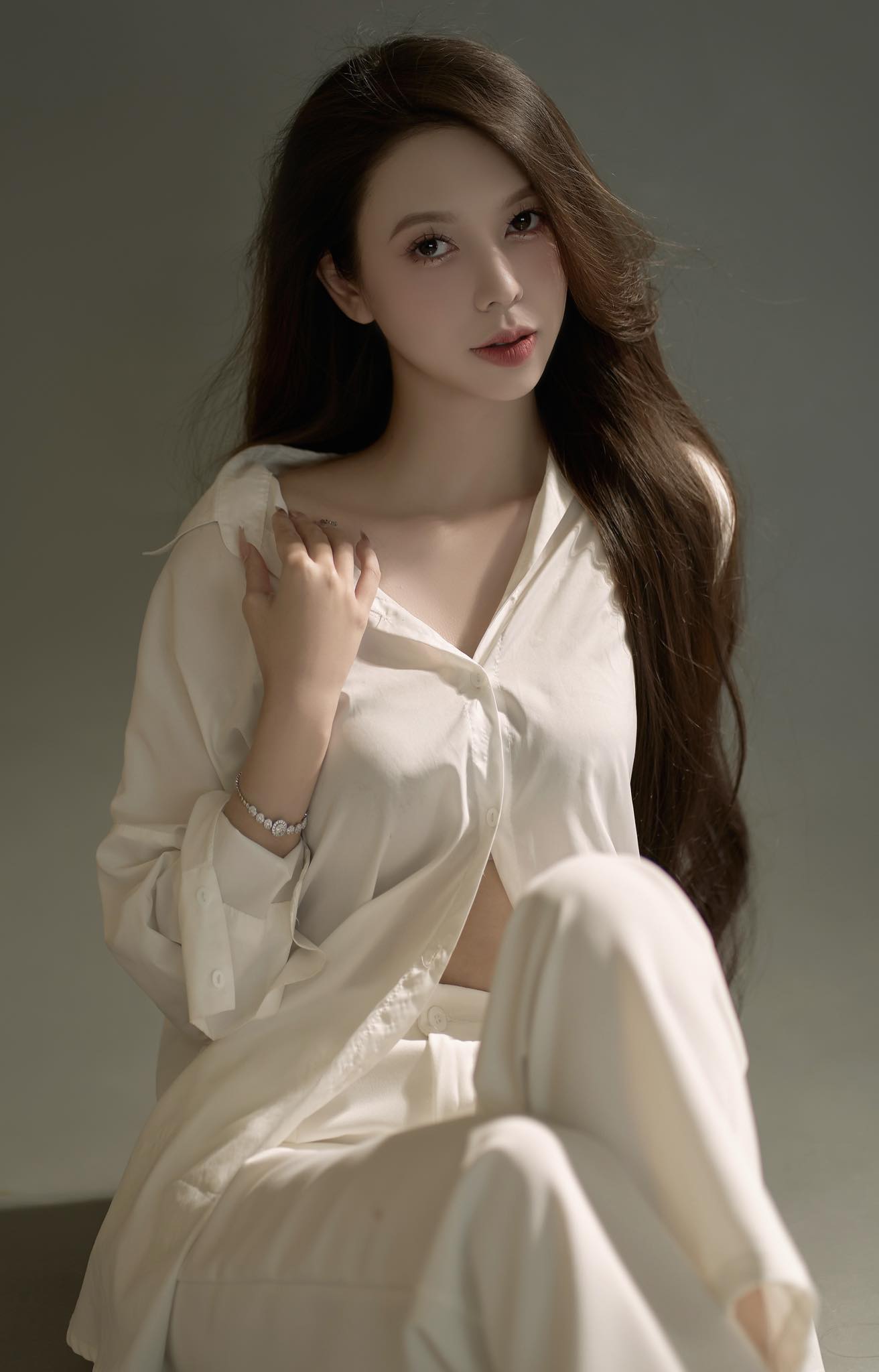 Clip Huỳnh Anh nắm tay một cô gái leo thẳng lên "hot search": Dân mạng đồng loạt nói ra 1 từ- Ảnh 10. Clip Huỳnh Anh nắm tay một cô gái leo thẳng lên "hot search": Dân mạng đồng loạt nói ra 1 từ- Ảnh 10.