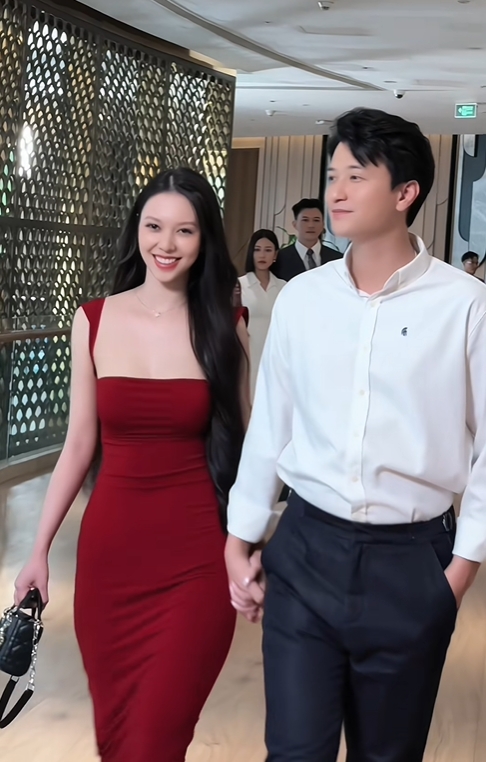 Clip Huỳnh Anh nắm tay một cô gái leo thẳng lên "hot search": Dân mạng đồng loạt nói ra 1 từ- Ảnh 1. Clip Huỳnh Anh nắm tay một cô gái leo thẳng lên "hot search": Dân mạng đồng loạt nói ra 1 từ- Ảnh 1.