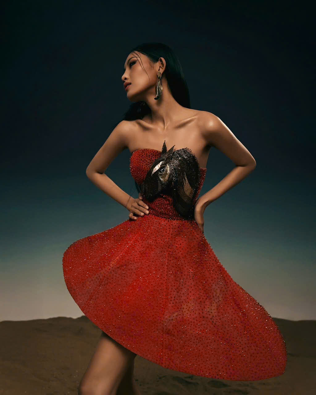 Lý do Võ Hoàng Yến, Hoàng Thùy được Thanh Hương Bùi lựa chọn cho bộ sưu tập mới - Ảnh 4. Lý do Võ Hoàng Yến, Hoàng Thùy được Thanh Hương Bùi lựa chọn cho bộ sưu tập mới - Ảnh 4.