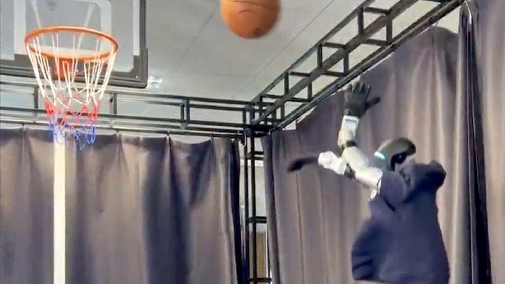 Robot G1 của Unitree: Công nghệ chơi bóng rổ như vận động viên chuyên nghiệp - Ảnh 1.