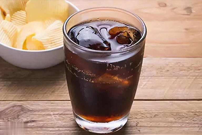 Ngày Càng Nhiều Người Tử Vong Vì Bệnh Tiểu Đường, Bác Sĩ Cảnh Báo: Thà Khát Khô Còn Hơn Uống 5 Loại Nước Này- Ảnh 1.