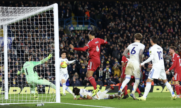 Liverpool tiếp tục trượt dài, Salah tuyên bố "cạch mặt" HLV Arne Slot - Ảnh 7.