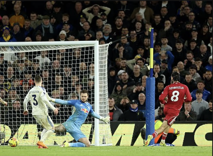 Liverpool tiếp tục trượt dài, Salah tuyên bố "cạch mặt" HLV Arne Slot - Ảnh 6.