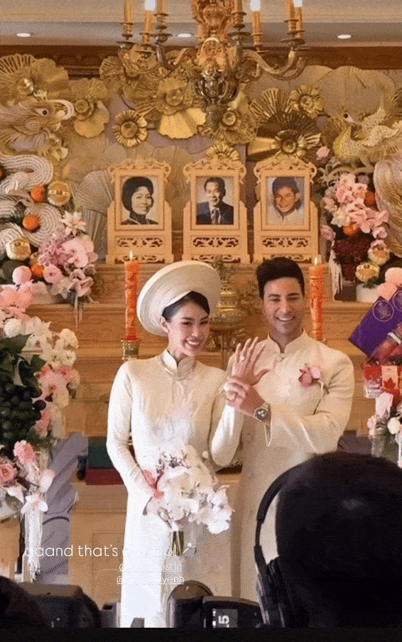 Cận cảnh nghi thức lễ gia tiên của Tiên Nguyễn và chồng trong "siêu đám cưới"- Ảnh 4. Cận cảnh nghi thức lễ gia tiên của Tiên Nguyễn và chồng trong "siêu đám cưới"- Ảnh 4.