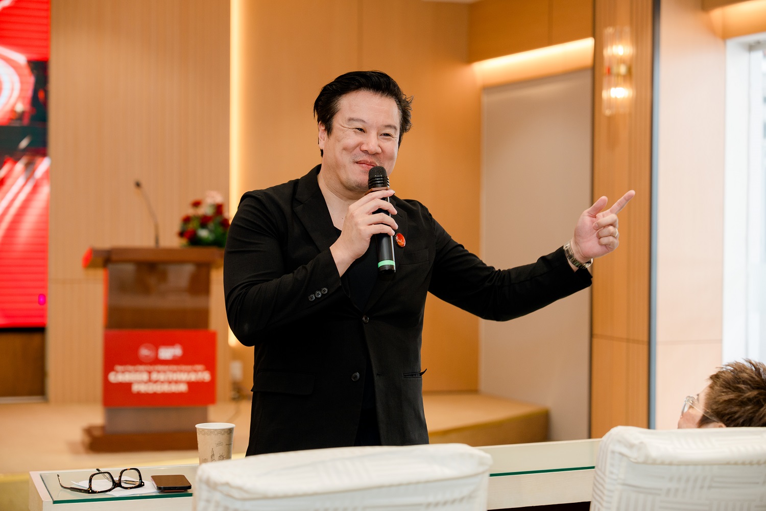 Thanh Bùi lên chức Chủ tịch, kể thật chuyện dạy con, lo ngại một điều- Ảnh 2.