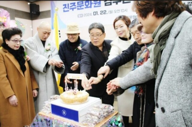 Lời khai bất thường trong vụ nữ ca sĩ hại chết con gái 20 tuổi - Ảnh 4. Lời khai bất thường trong vụ nữ ca sĩ hại chết con gái 20 tuổi - Ảnh 4.