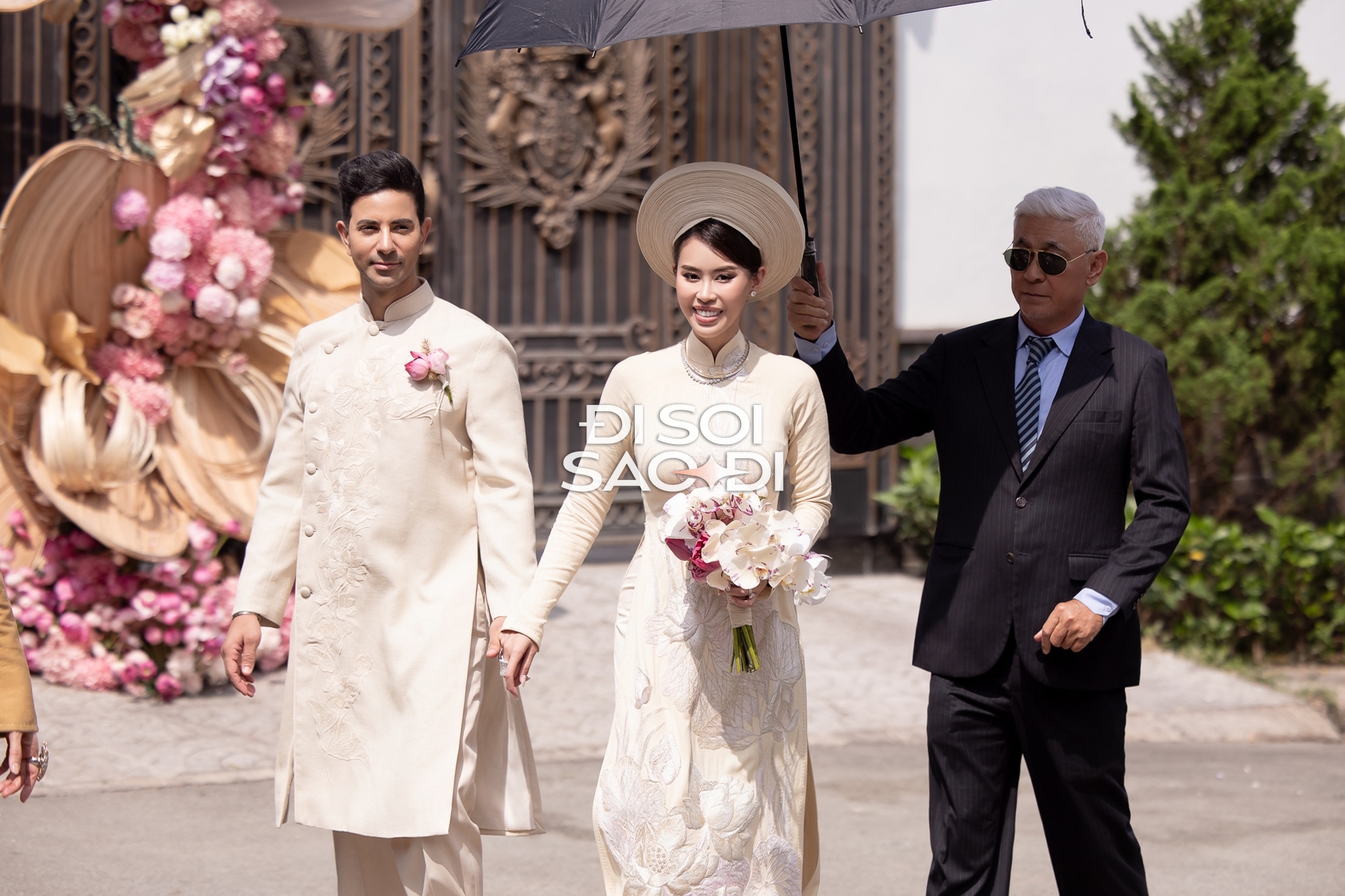 Toàn cảnh đám cưới xa hoa của Tiên Nguyễn: Cô dâu đeo kim cương, ngồi Rolls-Royce về nhà chồng, Hà Tăng và cả gia đình tỷ phú góp mặt!- Ảnh 6. Toàn cảnh đám cưới xa hoa của Tiên Nguyễn: Cô dâu đeo kim cương, ngồi Rolls-Royce về nhà chồng, Hà Tăng và cả gia đình tỷ phú góp mặt!- Ảnh 6.