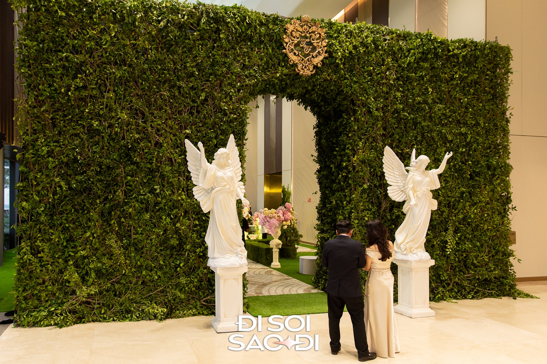 Toàn cảnh siêu lễ cưới của Tiên Nguyễn và chồng gốc Dubai: Cô dâu chú rể tình tứ, gia đình tỷ phú đến dàn khách mời "quá vuýp"!- Ảnh 33. Toàn cảnh siêu lễ cưới của Tiên Nguyễn và chồng gốc Dubai: Cô dâu chú rể tình tứ, gia đình tỷ phú đến dàn khách mời "quá vuýp"!- Ảnh 33.