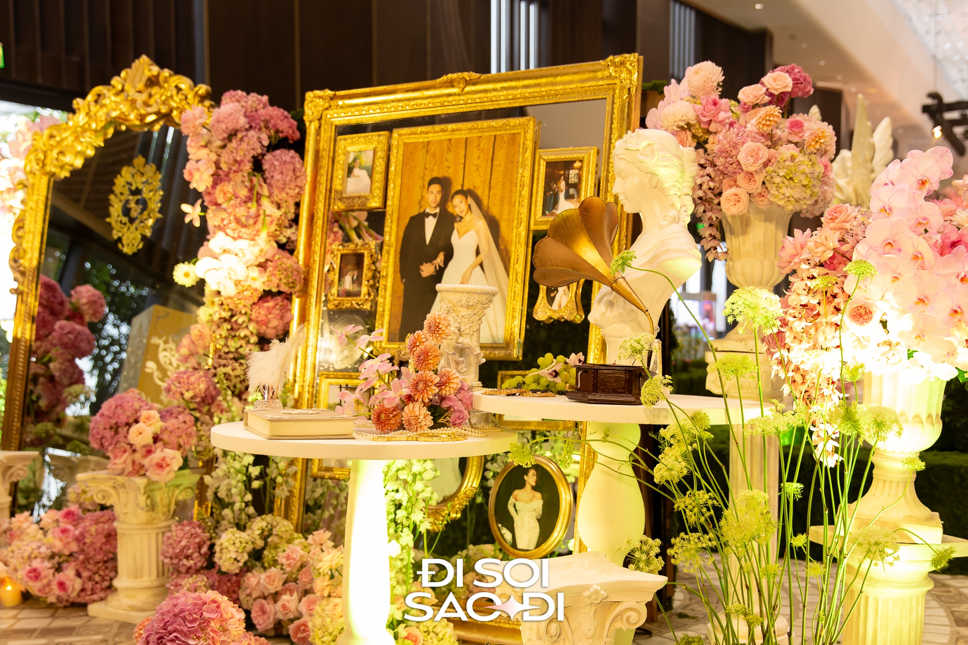 Toàn cảnh siêu lễ cưới của Tiên Nguyễn và chồng gốc Dubai: Cô dâu chú rể tình tứ, gia đình tỷ phú đến dàn khách mời "quá vuýp"!- Ảnh 29. Toàn cảnh siêu lễ cưới của Tiên Nguyễn và chồng gốc Dubai: Cô dâu chú rể tình tứ, gia đình tỷ phú đến dàn khách mời "quá vuýp"!- Ảnh 29.