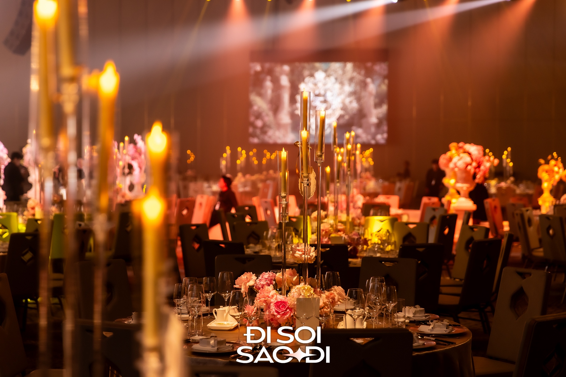 Lễ cưới của Tiên Nguyễn và chồng gốc Dubai: Hà Tăng xinh như "nữ thần", dàn sao cực khủng đang đổ bộ- Ảnh 16. Lễ cưới của Tiên Nguyễn và chồng gốc Dubai: Hà Tăng xinh như "nữ thần", dàn sao cực khủng đang đổ bộ- Ảnh 16.