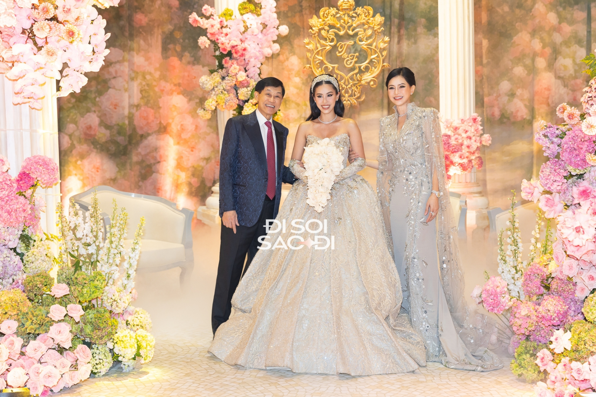 Tỷ phú Johnathan Hạnh Nguyễn có 2 “nàng tiên”, Tiên nào cũng đẹp!- Ảnh 1.