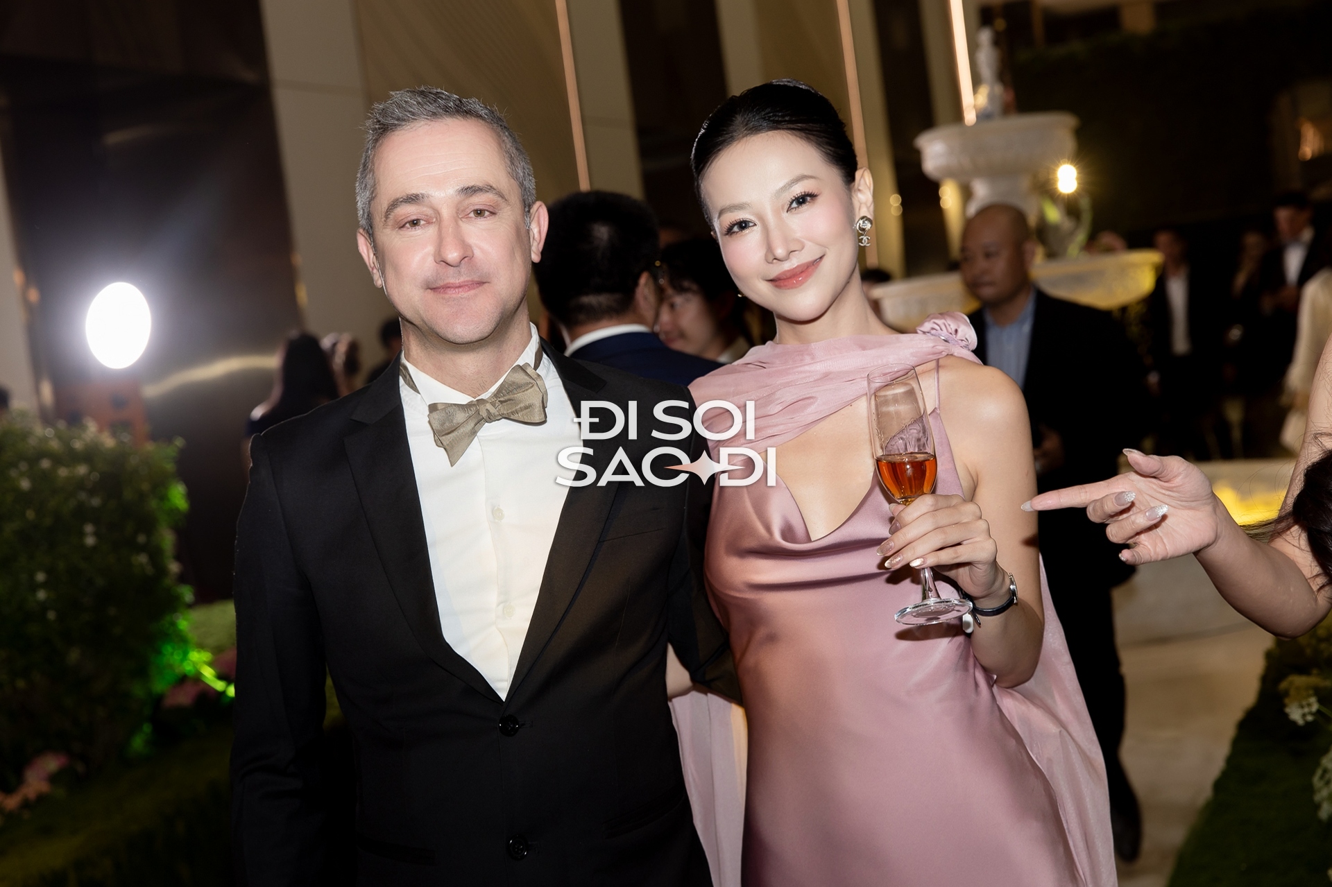 Đại tiệc sao trong đ&aacute;m cưới Ti&ecirc;n Nguyễn: H&agrave; Tăng - Linh Rin đẹp ng&acirc;y ngất, T&oacute;c Ti&ecirc;n lẻ b&oacute;ng đến dự- Ảnh 7.