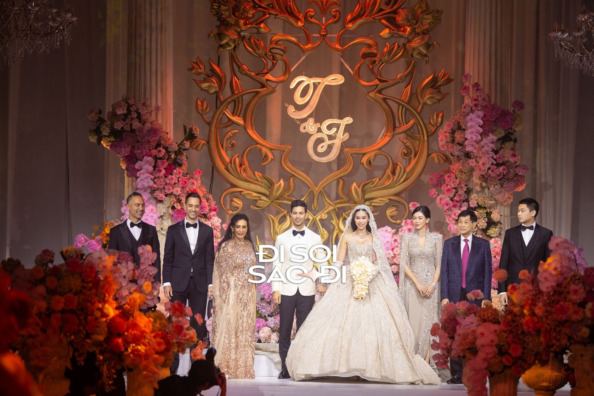 Toàn cảnh siêu lễ cưới của Tiên Nguyễn và chồng gốc Dubai: Cô dâu chú rể tình tứ, gia đình tỷ phú đến dàn khách mời "quá vuýp"!- Ảnh 11. Toàn cảnh siêu lễ cưới của Tiên Nguyễn và chồng gốc Dubai: Cô dâu chú rể tình tứ, gia đình tỷ phú đến dàn khách mời "quá vuýp"!- Ảnh 11.