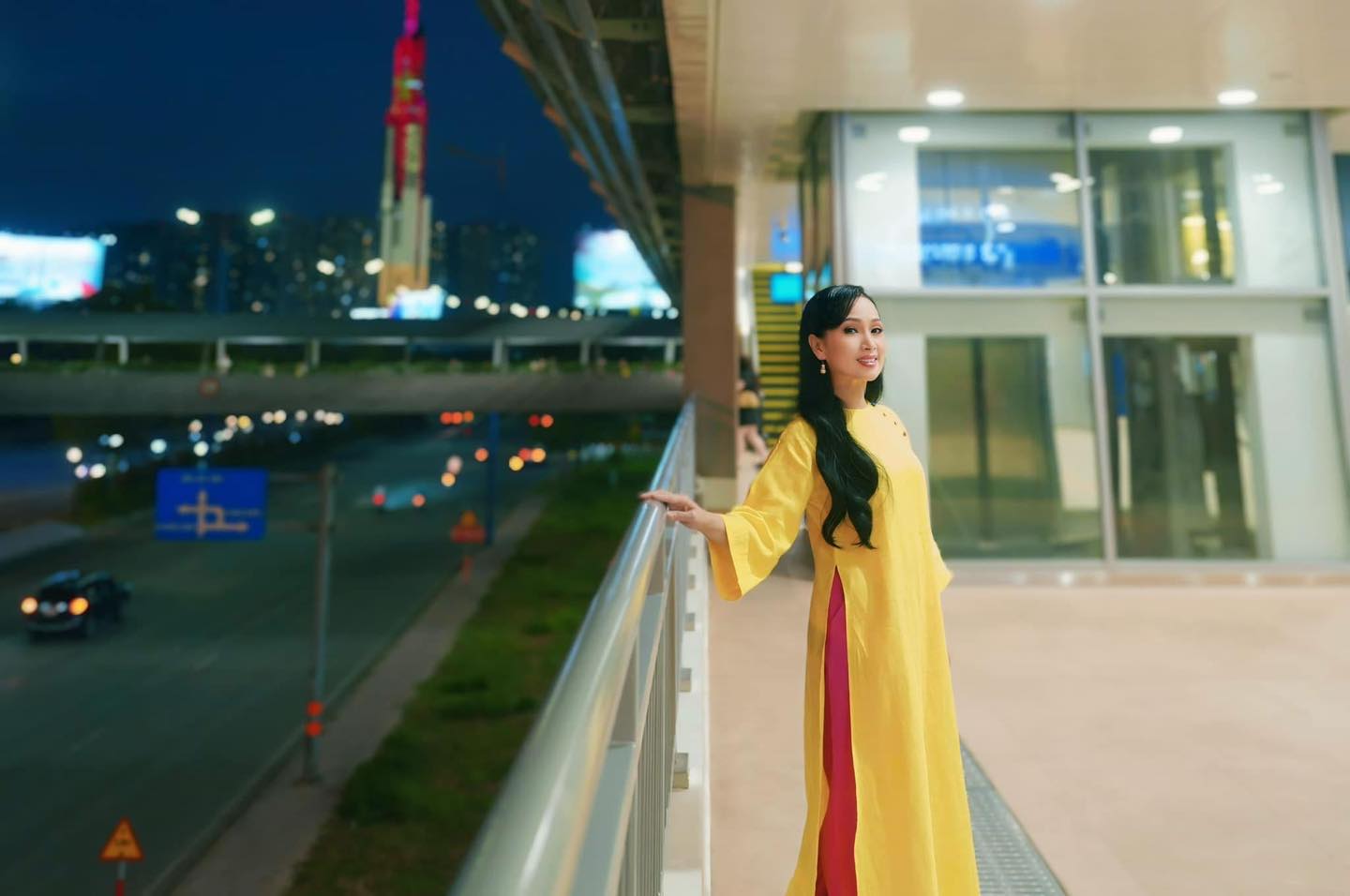 Nhan sắc ca sĩ giàu nhất Việt Nam, sở hữu 35 nghìn tỷ, đi phi cơ riêng, biệt thự có cả nhà hát Opera - Ảnh 7.