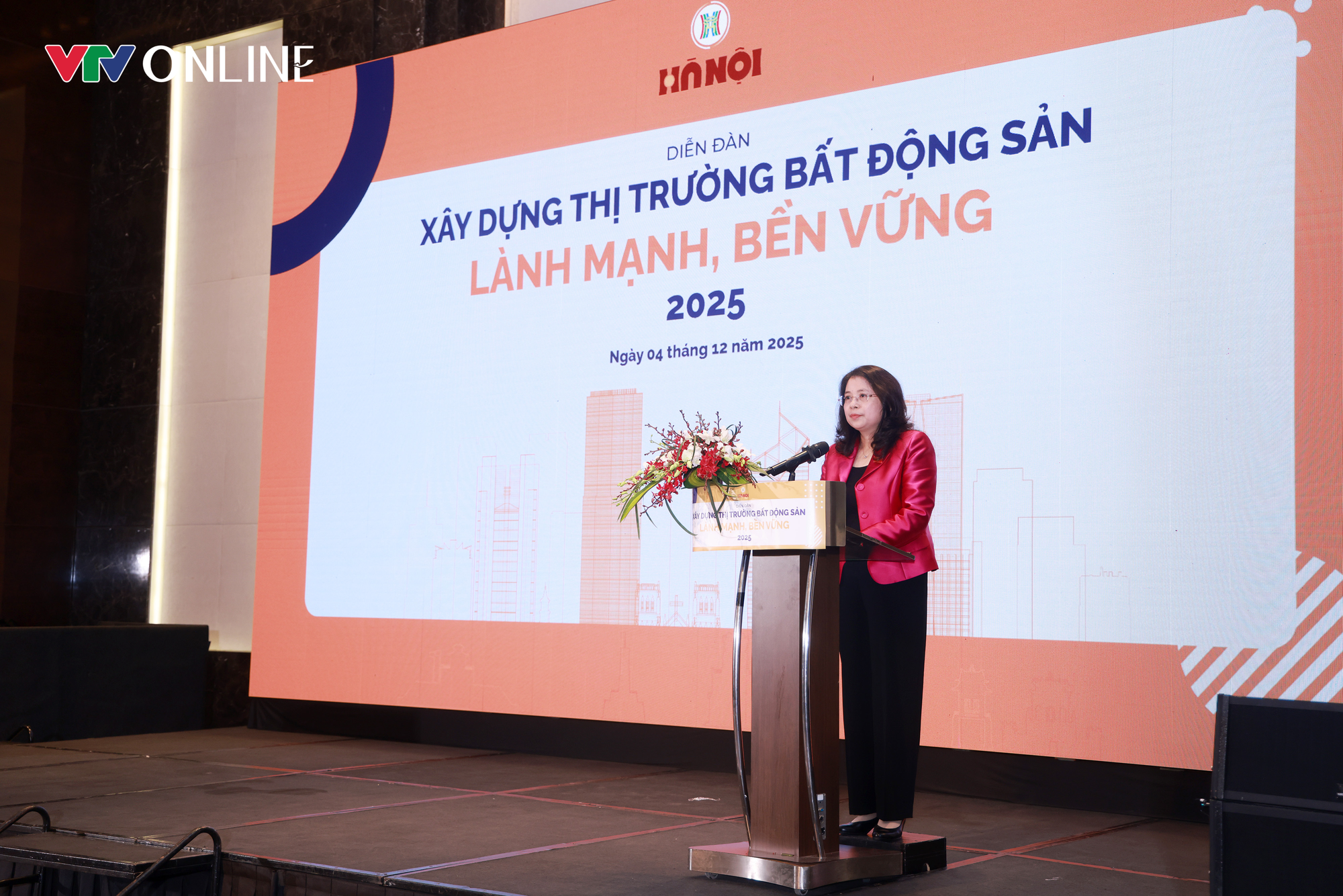 Mất 80 năm công chức mới mua nổi một căn nhà - Ảnh 2.